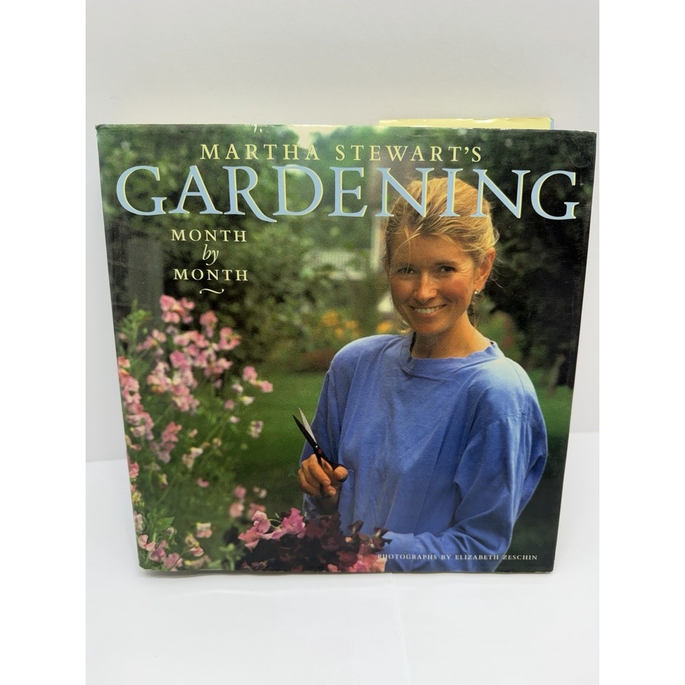 Martha Stewart's Gardening Month By Month 1991 HC DJ First Edition 1st Printing